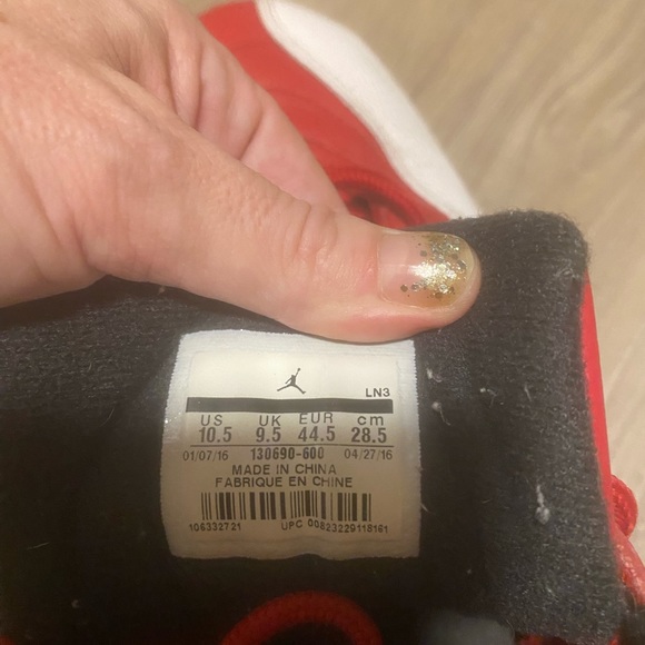 Just like New, rarely worn Jordan’s. Excellent condition - Picture 9 of 9